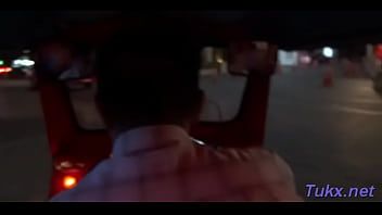 Oynat Cennet gibi egzotik bayan rastgele bir adamla seks hoşlanır