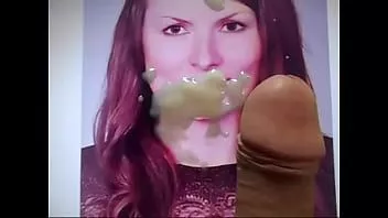 再生 チェルニゴフのジュリア・オトロシコ。精液で体を洗う 160