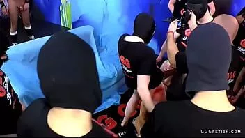 play نجم بيلي ركوب الديك في وراء الكواليس