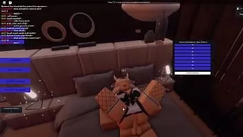 Odtwórz Zdzirowata krowa chce mnie przelecieć w mieszkaniu roblox