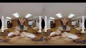 play いたずらなアメリカ - 2 人の学生といたずらな教授によるサマースクール