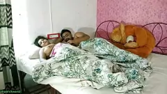 تشغيل اللقاء المحظور للزوجة الهندية: رحلة مكتب مشبع بالبخار مع الرئيس!