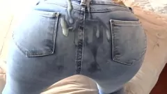 play Blondynka Latina Milf dostaje duże wytrony w dżinsach i owłosionej cipce