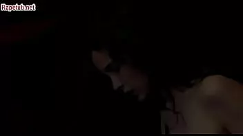 Afspelen 1. vader r --- dochter - nam haar onschuld. 2