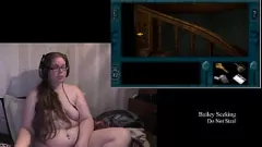 play 裸玩游戏者女孩恋物癖玩：大山雀，BBW，纹身黑发